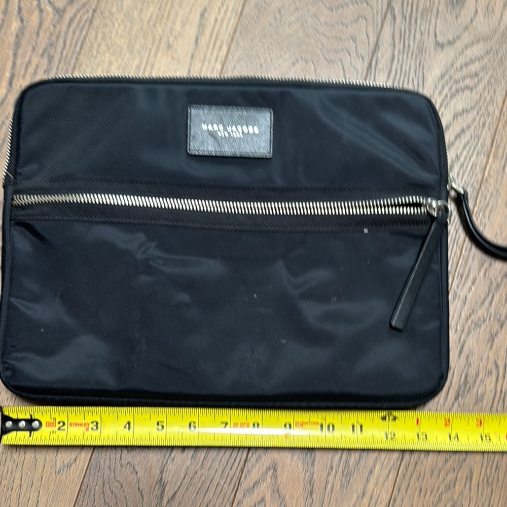 Marc Jacobs Black Laptop Bags Sleek Professional Design